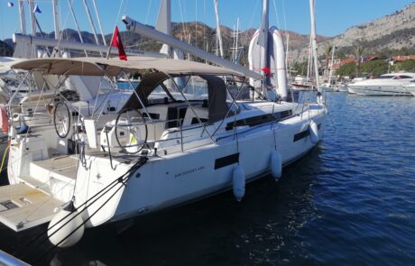 sun-odyssey-490-tuerkei-goecek-marina-sailvation-yachting-01